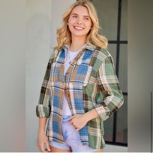 ee:some Color block plaid button down shirt. Small